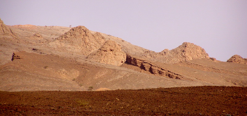 Erfoud, masyw Hamar Laghdad - kopce mulowe Kess-Kess, bardzo obfite w dewońskie skamieniałości.
